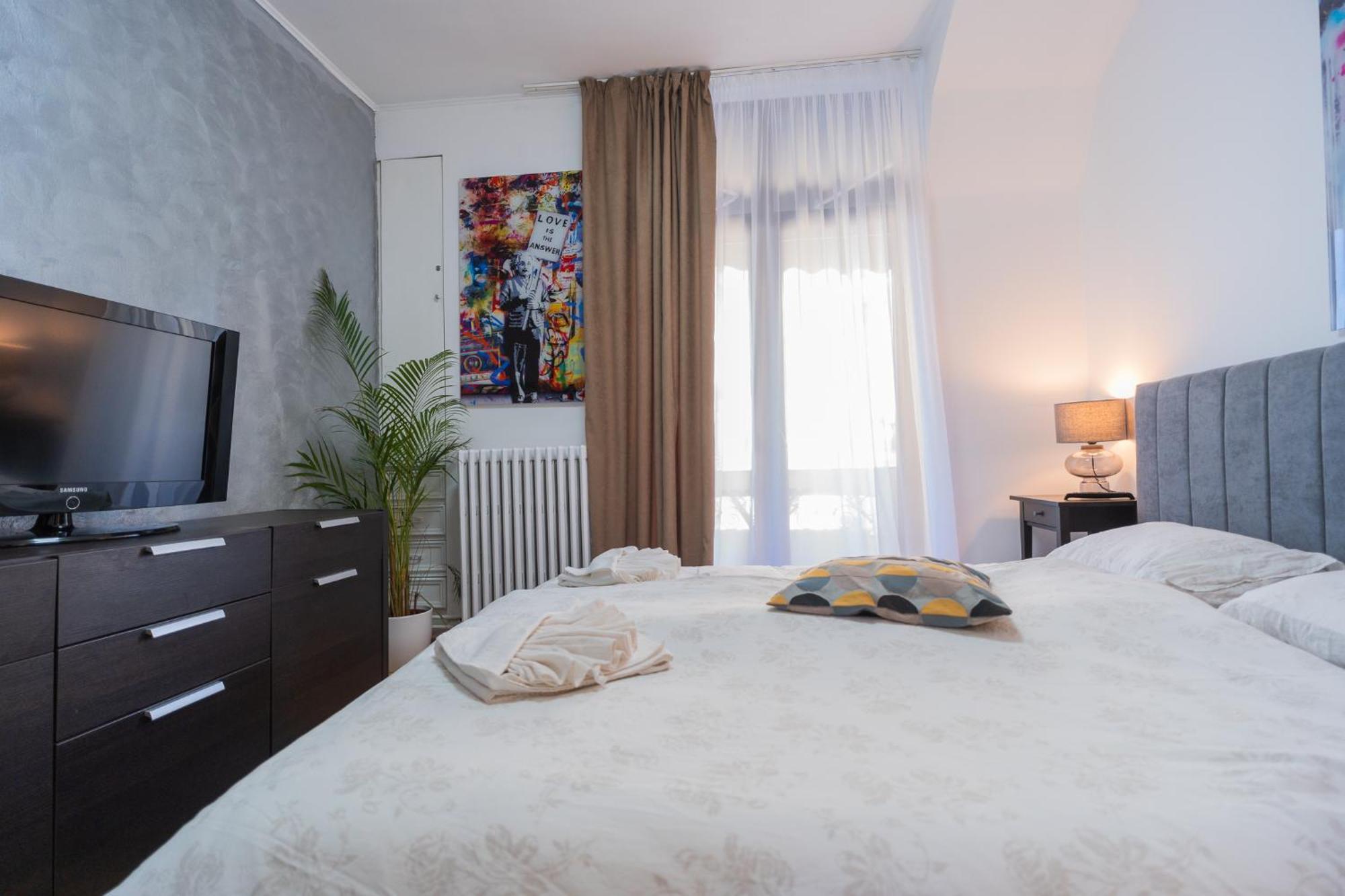 Prime Location - Breathtaking Architectural Views Apartment Bucharest
