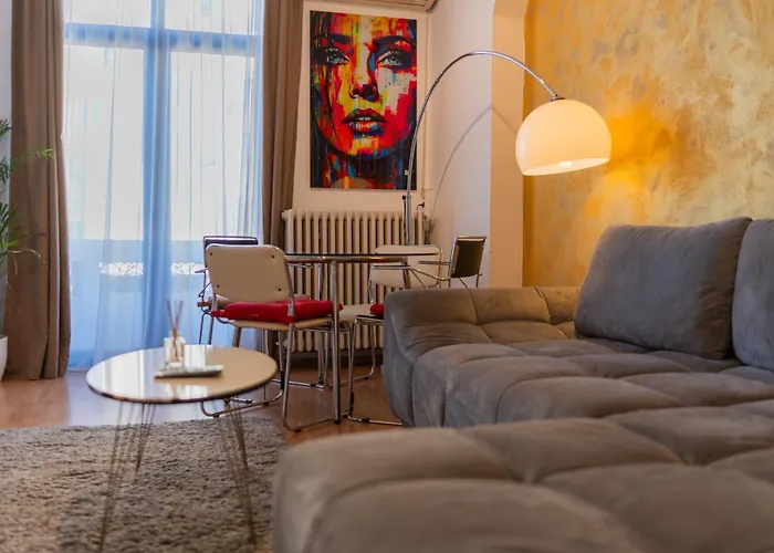 Prime Location - Breathtaking Architectural Views
