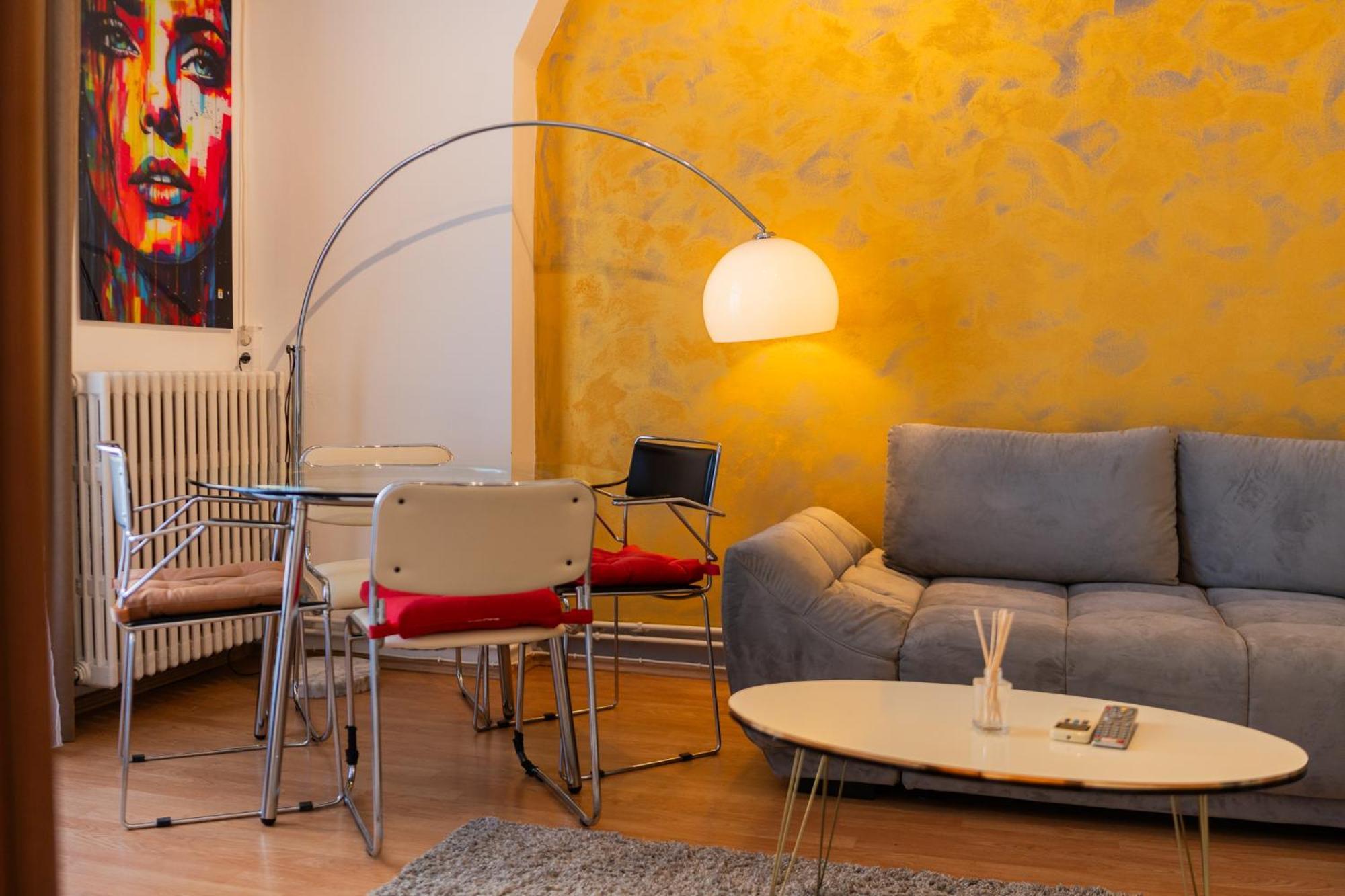Prime Location - Breathtaking Architectural Views Apartment *