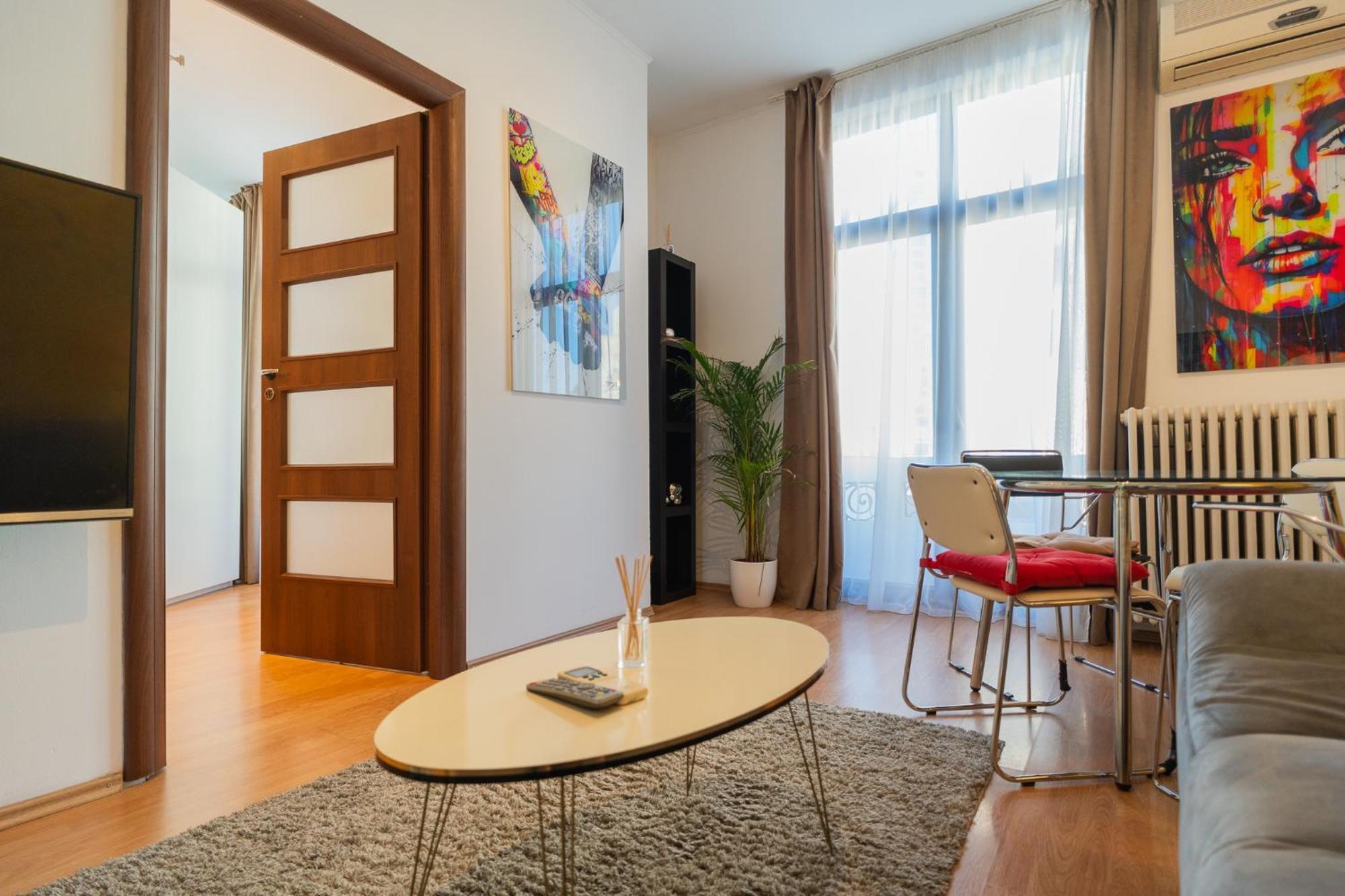 Apartment Prime Location - Breathtaking Architectural Views Bucharest