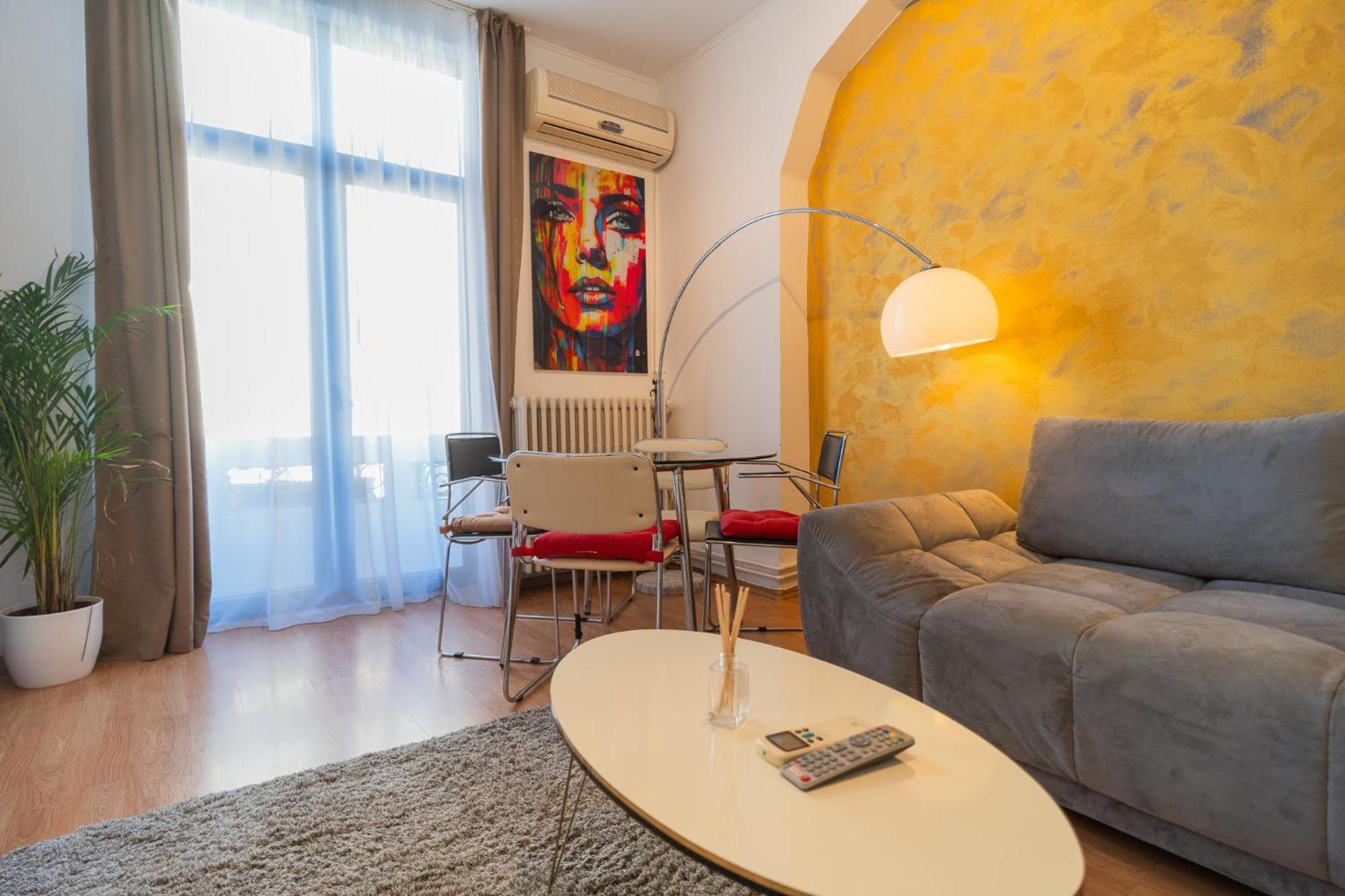 Apartment Prime Location - Breathtaking Architectural Views