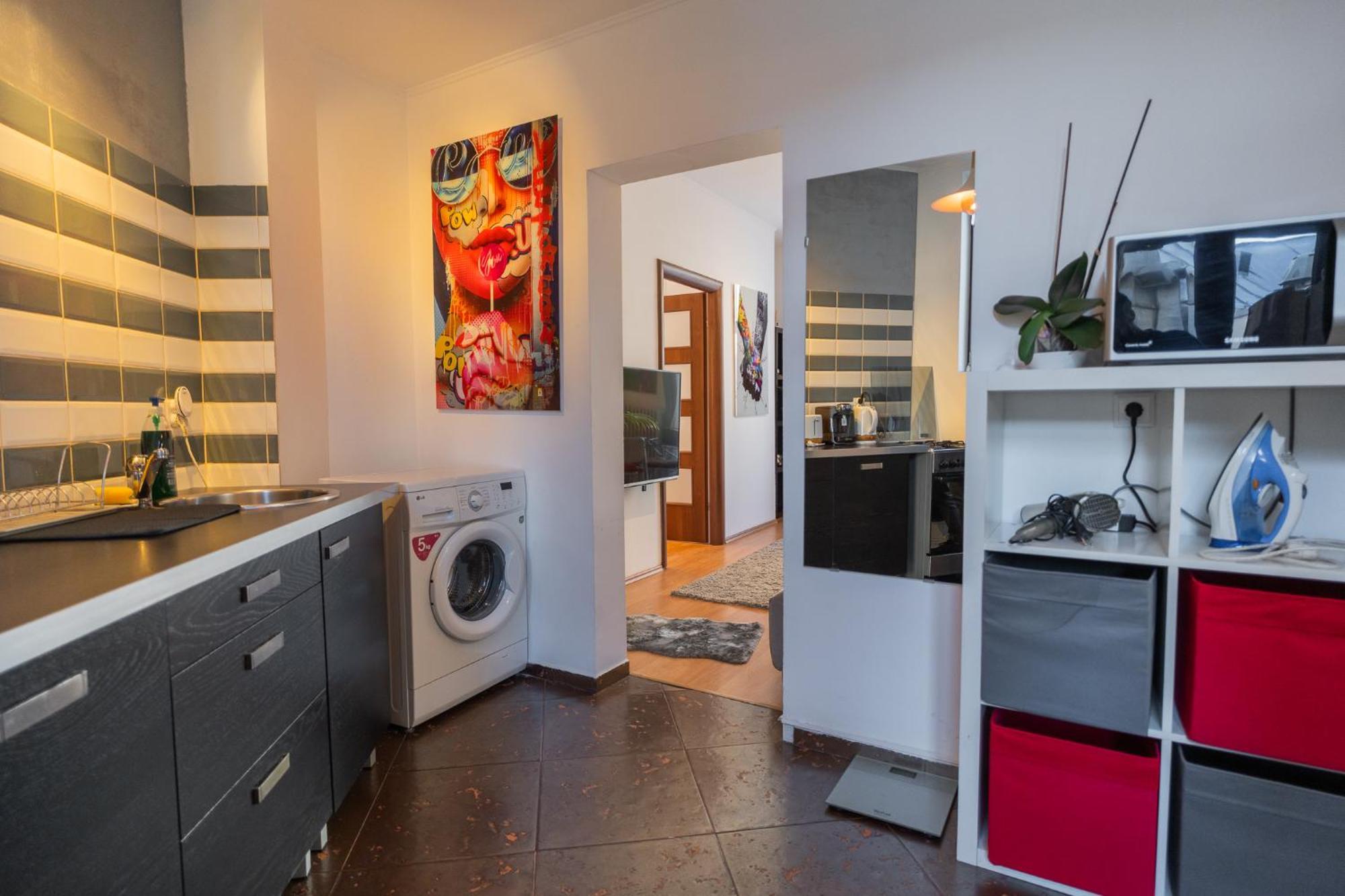 Apartment Prime Location - Breathtaking Architectural Views Bucharest