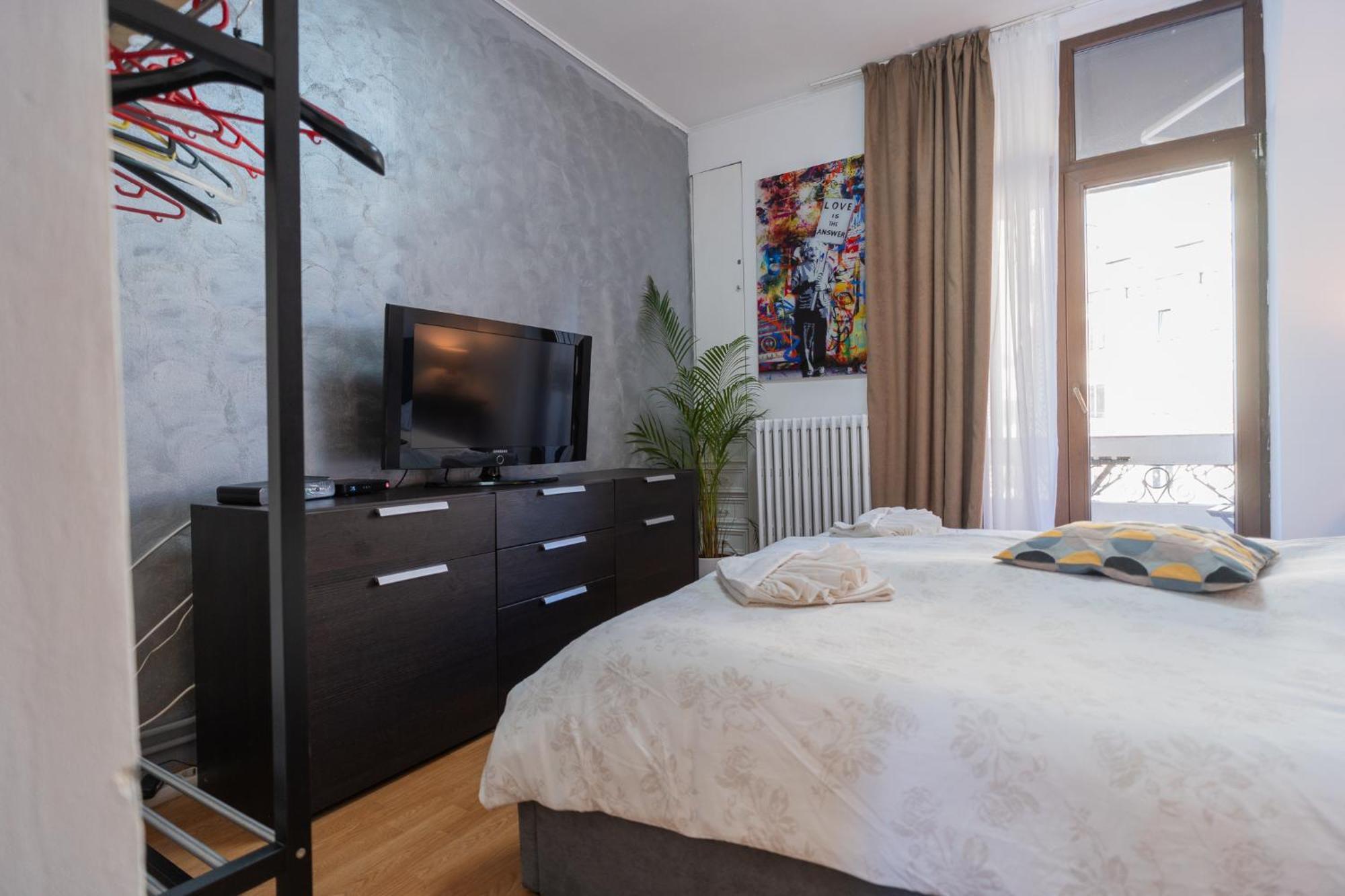 Prime Location - Breathtaking Architectural Views Apartment