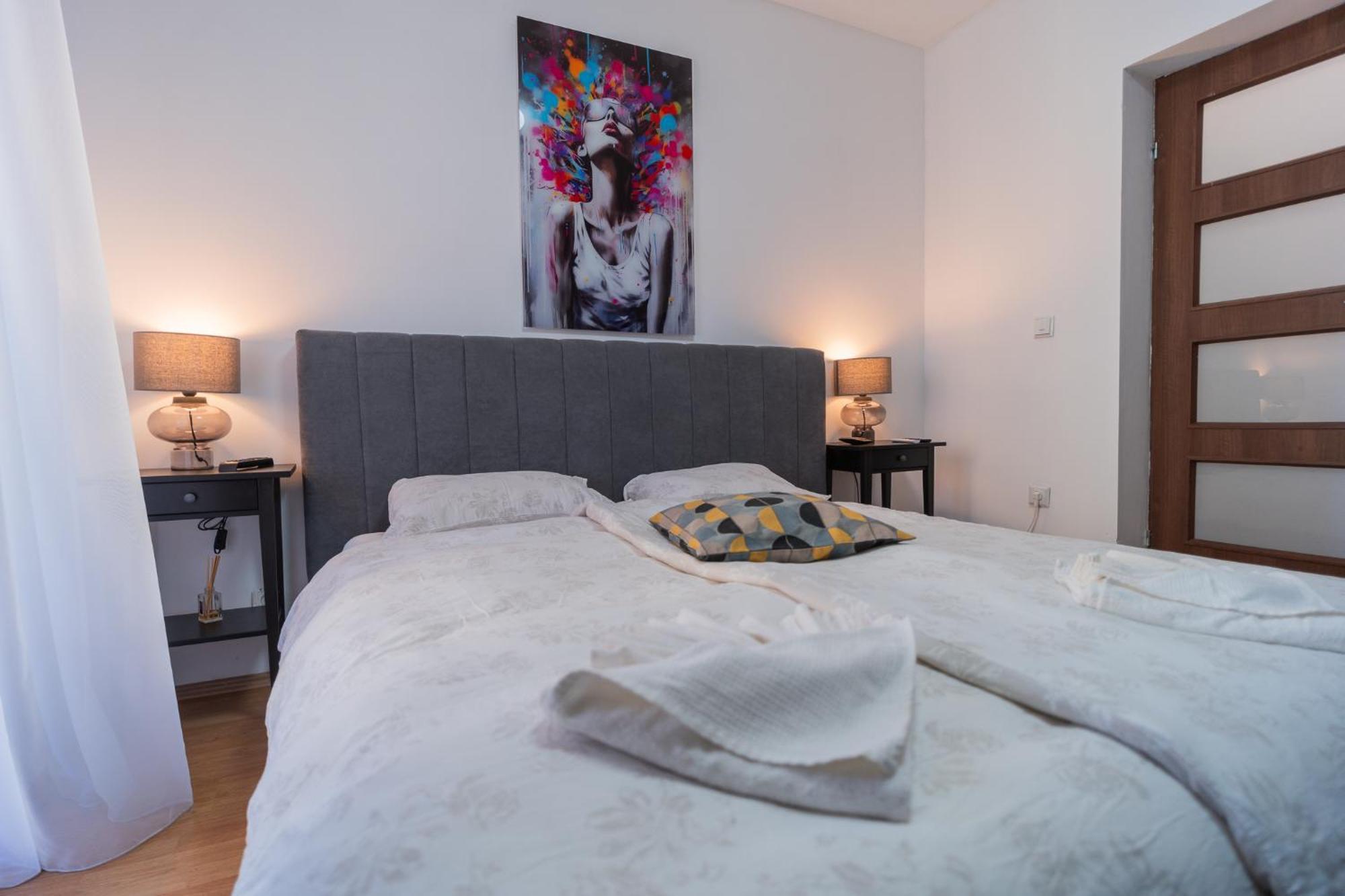 Apartment Prime Location - Breathtaking Architectural Views Bucharest